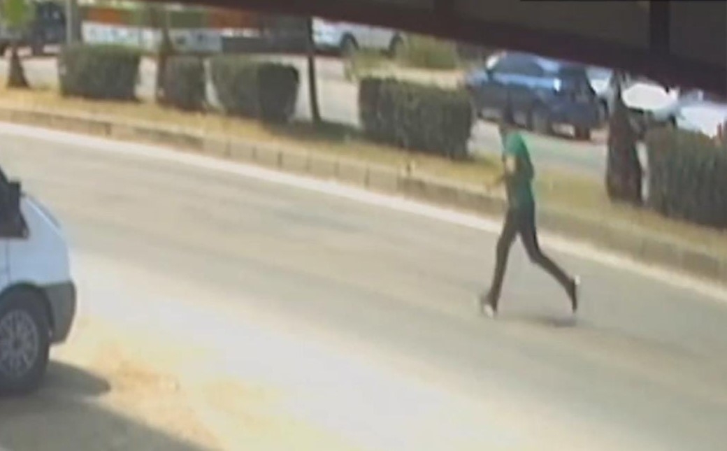 Kozan Adliyesi önünde silahlı kavga: 2 yaralı
