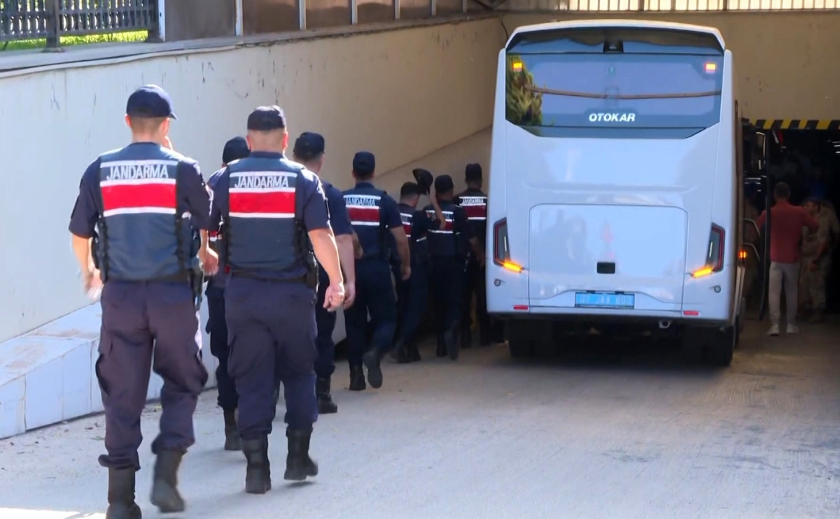 Hazine taşınmazları soruşturmasında 21 şüpheli adliyede
