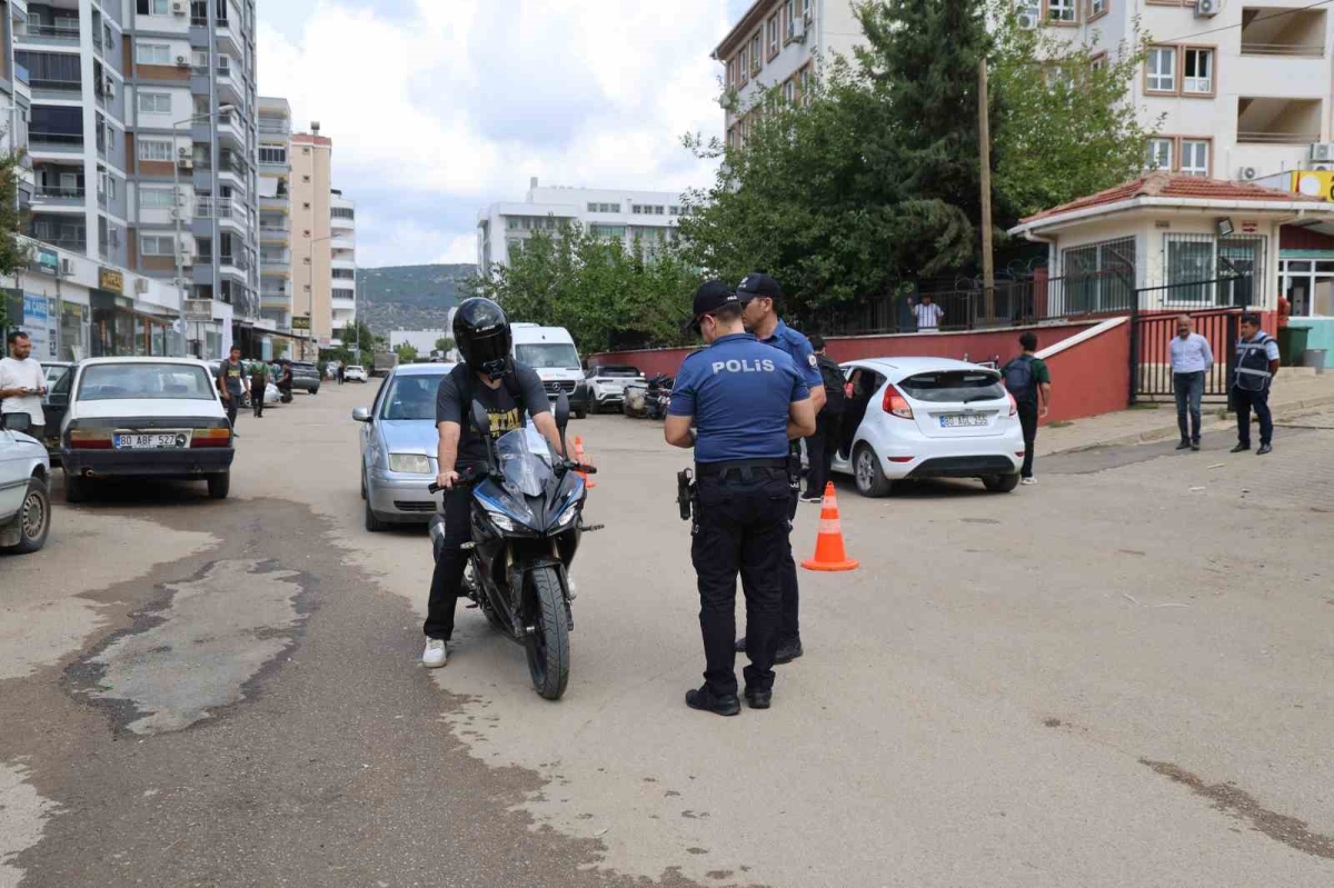 Kozan’da okul çevrelerinde sıkı denetim
