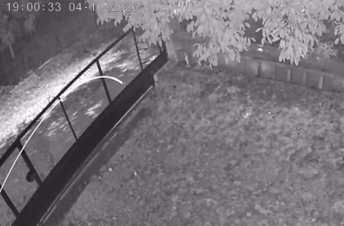Saimbeyli’deki 4,4 büyüklüğündeki deprem kameraya yansıdı
