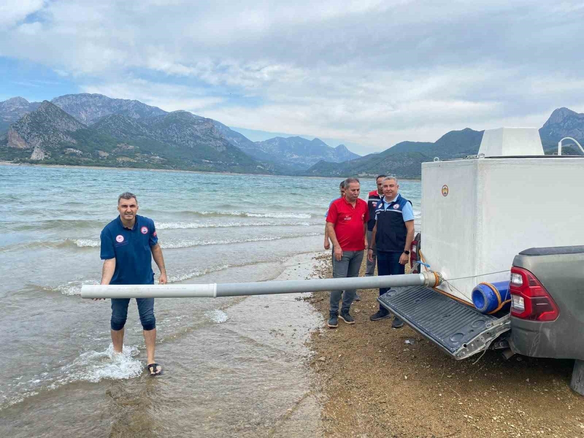Kozan’da 665 bin sazan yavrusu baraj ve göletlere bırakıldı

