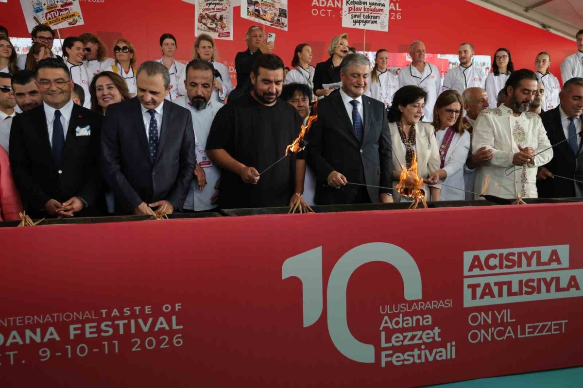 10’uncu Uluslararası Adana Lezzet Festivali’nin dev mangal ateşi yakıldı