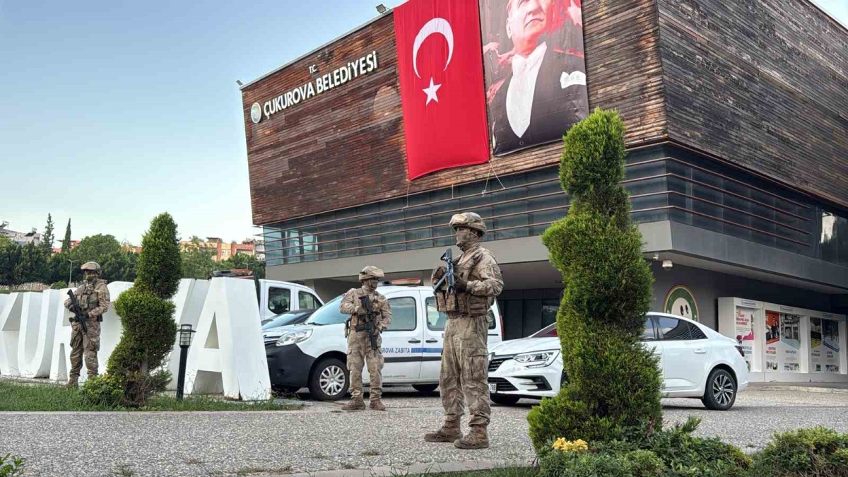 Çukurova Belediyesi’ne operasyon
