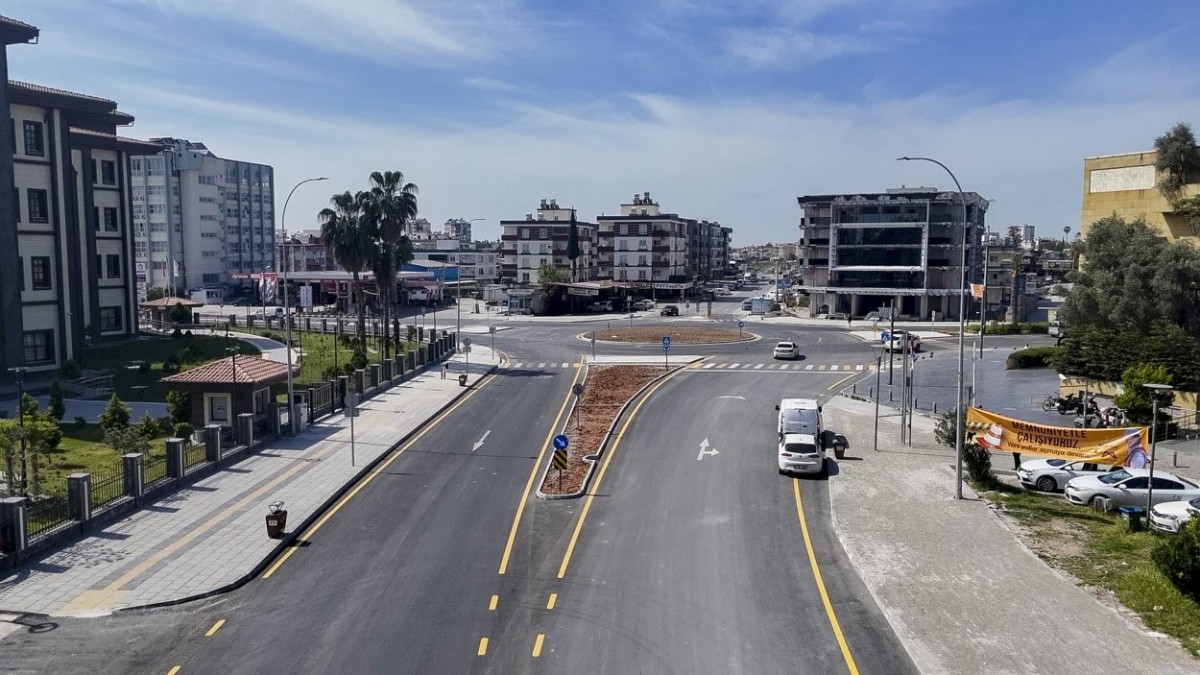 Tarsus’ta kavşak düzenlemesiyle ulaşım daha güvenli hale geldi
