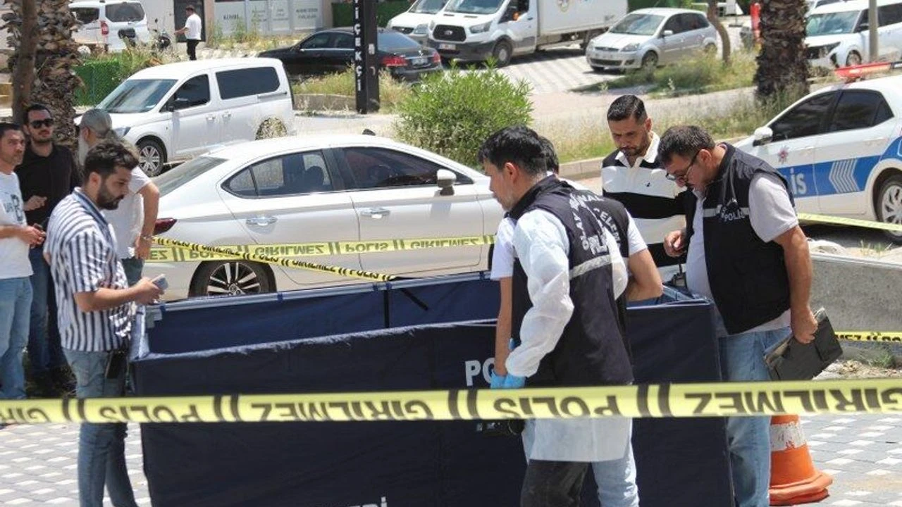 Emekli polis, bıçakla saldıran oğlunu öldürdü
