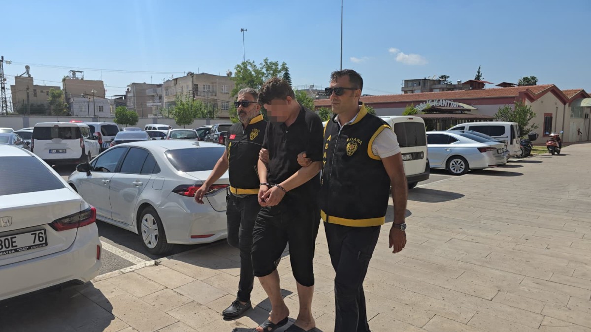 Kolundaki dövme 33 yıllık firari dolandırıcıyı yakalattı
