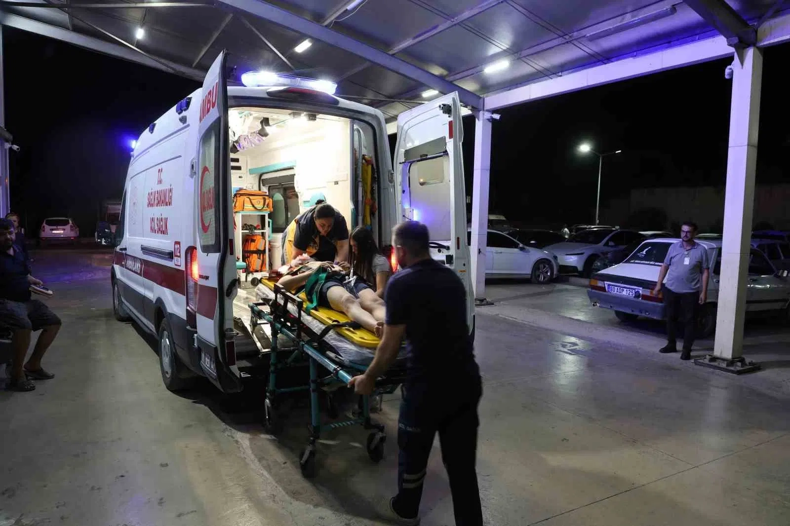 Kozan’da zincirleme trafik kazası: 2 yaralı