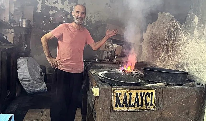 Hem kalaycı hem şair
