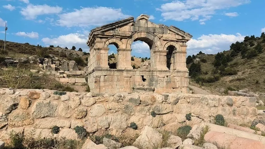 Şar Ören Yeri, binlerce yıllık tarihiyle geçmişten geleceğe ışık tutuyor