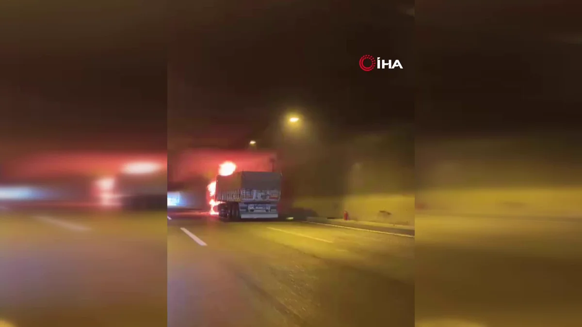 Gülek Tüneli’nde seyir halindeki tır alev alev yandı
