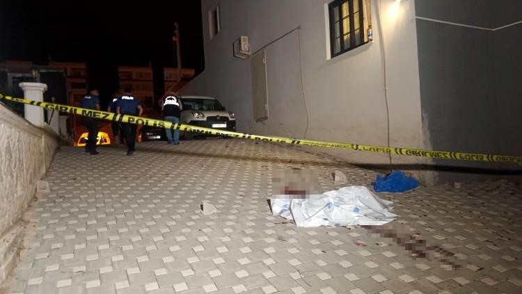 Sevgilisinin eski eşi geldi, pencereden çıkmaya çalışırken 3’üncü kattan düşerek hayatını kaybetti
