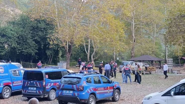 Ailesiyle piknikteyken tüfekle vurulan genç kız hayatını kaybetti
